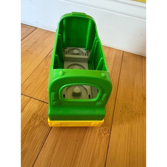 Fisher Price Incomplete Little People Friendly Passengers Train Green - Picture 4 of 5